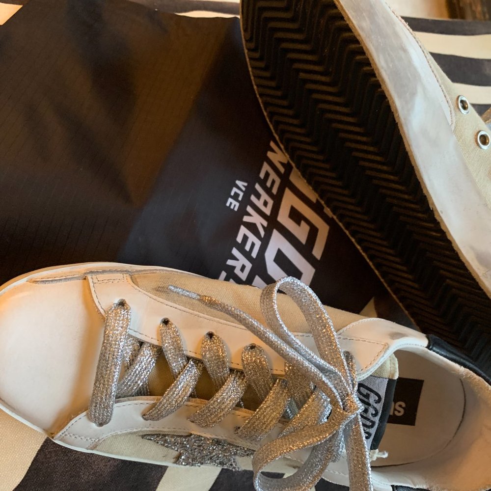 GOLDEN GOOSE SUPERSTAR SNEAKERS W/ METALLIC LACES - Picture 2 of 3
